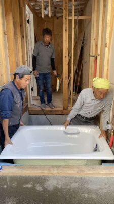 お風呂が入りました！10月21日現場の様子