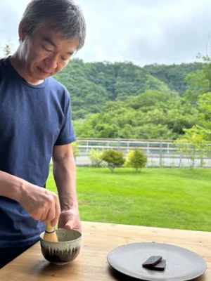 庭でお抹茶時間。